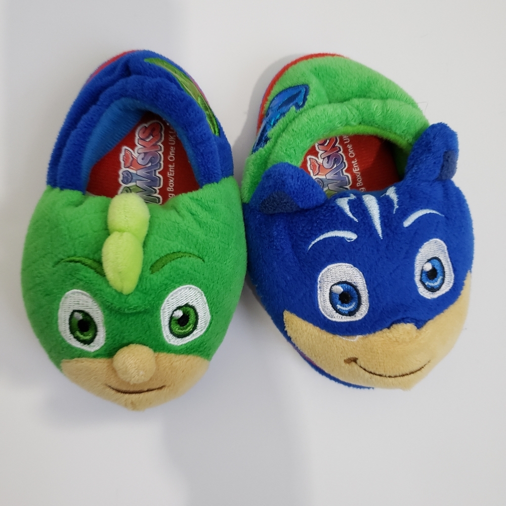 PJ MASKS BOYS Slippers Catboy and Gekko Mismatch, Slip on Plush  Slippers